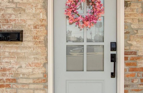 Waterloo Cottage | New Charming 2-bedroom cottage with Patio in Waterloo