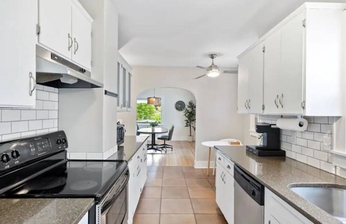 Billings House | NEW Charming 3bedrm Bungalow on Beautiful Street