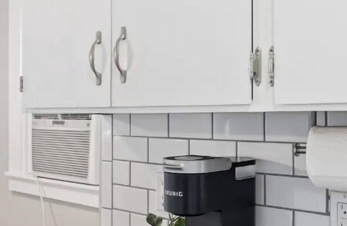 Billings House | NEW Charming 3bedrm Bungalow on Beautiful Street