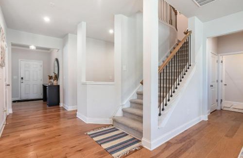 Acworth House | New Charming Surburban Retreat 12 mins to Lakepoint