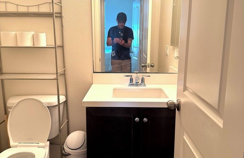 Corona House | NEW, CLEAN AND PRIVATE. Charming 1-bedroom house with free WIFI