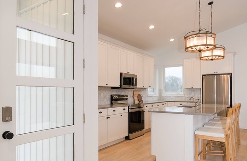 Dry Ridge House | New Construction 4 Bedroom Home, Close to Ark, Hot Tub