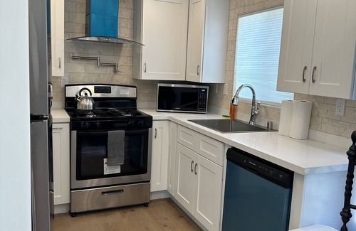 Fullerton House | New cozy one bedroom home