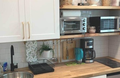 Point Loma House | New cozy studio 2 queen beds kitchen walk to water