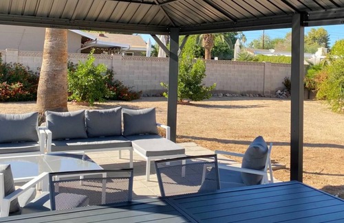 Paradise Valley Village Villa | NEW Desert Stallion