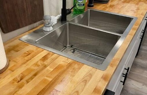 Central - Terry House | New! Downtown 2BD Duplex Remodeled