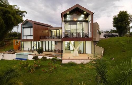 Filandia House | New Espectacular Chalet de lujo con vistas de lujo