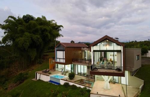 Filandia House | New Espectacular Chalet de lujo con vistas de lujo