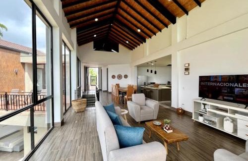 Filandia House | New Espectacular Chalet de lujo con vistas de lujo