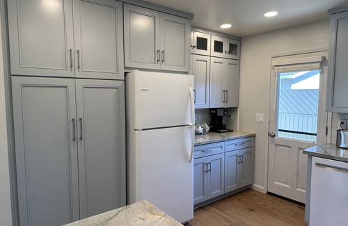 Morro Bay Condo | New! Exceptional quality 2 Bedroom Morro Rock view home 2 blocks to embarcadero