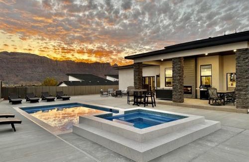 Moab South Valley House | New Exclusive Retreats 4 Bed 5 Bath with Private Pool
