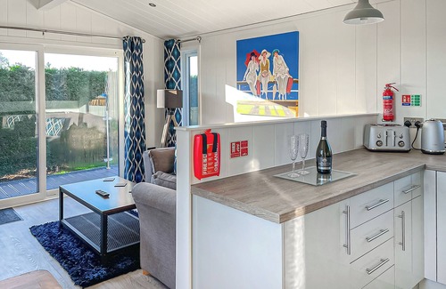 Scawton Ski Chalet | New for 2022. Fabulous one bedroom lodge with super king-size bed.