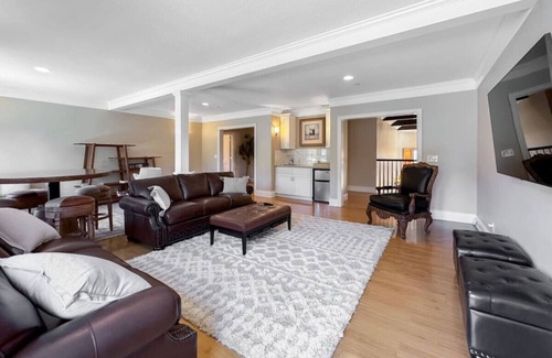 Gilroy House | NEW! Gilroy Farmhouse for Large Groups