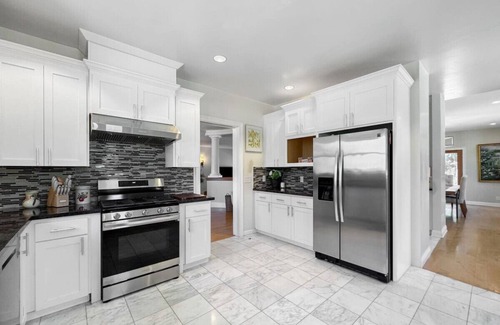 Gilroy House | NEW! Gilroy Farmhouse for Large Groups