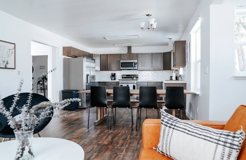 Kalispell House | New Glacier Retreat! Modern, Clean Cowispell Haus: Walk to Downtown Kalispell