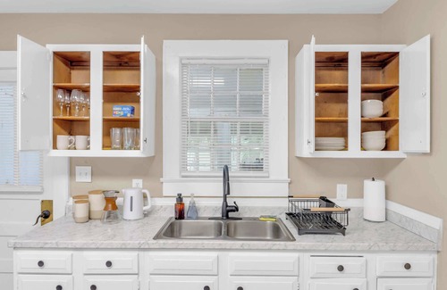 Judson House | NEW! Great for long Stays, 2 miles to Downtown