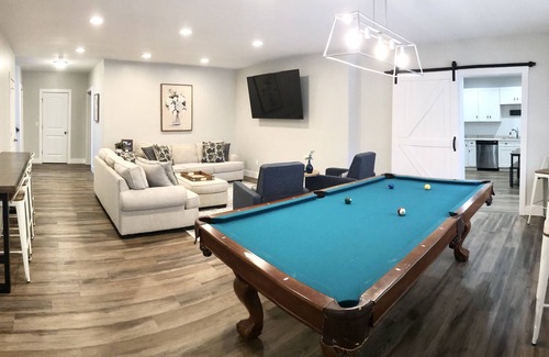 Easley House | New Guest Apartment- Pool, Hot Tub, Fire Pit, Air Hockey, Pool Table & Kids Area