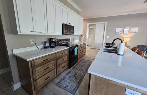 Dauphin Island House | New High End Build/Furnishings! Max 12 guests - Gated Community includes pool