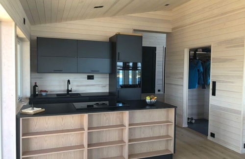 Indre Nærøy House | New holiday home, idyllically located by the sea