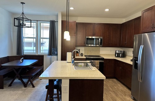 Makaha Valley House | NEW HOME in Private Community with Ocean/Mountain Views. 5 Min. Drive to Beach