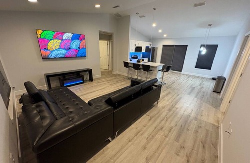 Dunnellon House | New home, lake park less then 1min. The World Equestrian Center 15 minutes away.