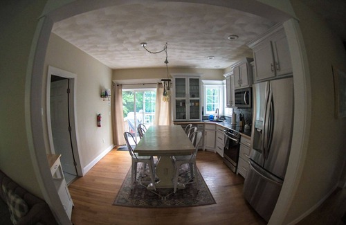 Meredith House | New Home Private Pool/Hot Tub Near Meredith Center