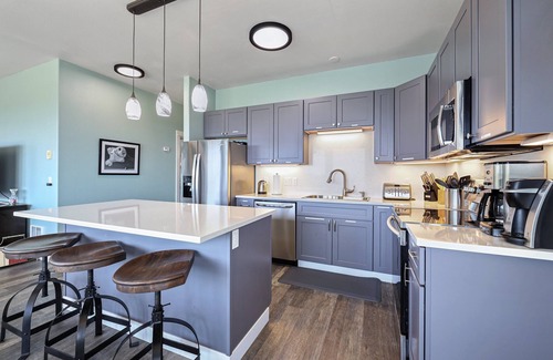 Long Beach House | NEW HOT TUB, Dog Friendly, Amazing Ocean views, Game room (Surf2)