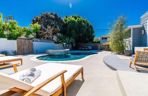 Lower Hermosa House | New La Jolla Surf Villa Pool and Spa