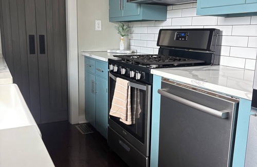 Seneca House | NEW! Lakefront Covered Dock Best View on the Lake Privacy!