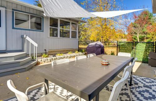 New Lisbon House | New Lisbon Home with Fire Pit and Ping-Pong!