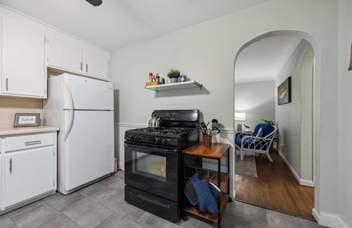 Port Clinton Cottage | NEW Listing~2 min walk to PC Beach~Near Jet Ex