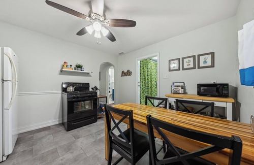 Port Clinton Cottage | NEW Listing~2 min walk to PC Beach~Near Jet Ex