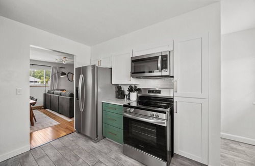 Grove City House | NEW LISTING. 3BR house in Grove City w/Game Room, Chef Kitchen, Fire Pit