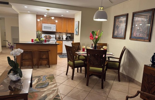 Honokowai Apartment | New Listing! Beautiful ocean view 2bed/2ba Condo on Kaanapali Beach Resort-style