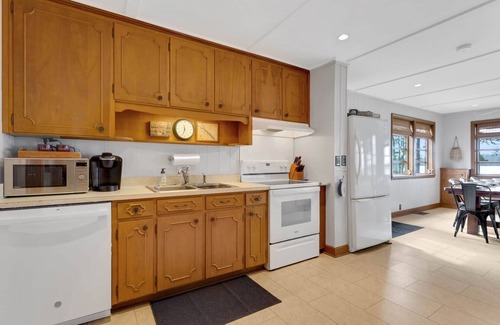 Cross Hill House | NEW LISTING Boathouse Point Lake Greenwood SC with amazing panoramic views!