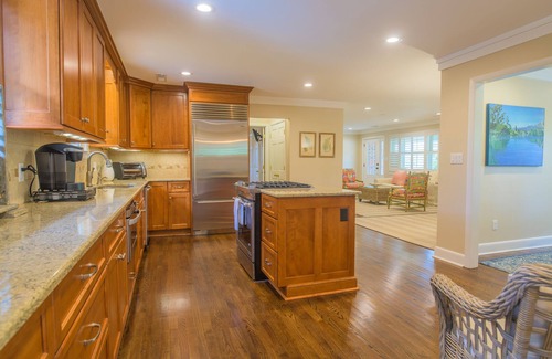 Mount Pleasant Cottage | New Listing: Cottage in the heart of Mt Pleasant with plunge pool