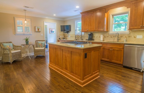 Mount Pleasant Cottage | New Listing: Cottage in the heart of Mt Pleasant with plunge pool