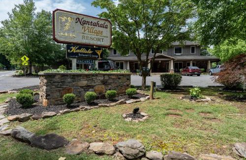 Bryson City House | New Listing! Mountain cabin