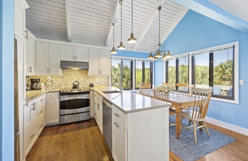 Sealoft Villas House | NEW LISTING - Seabrook Home- Loft and marsh Views!