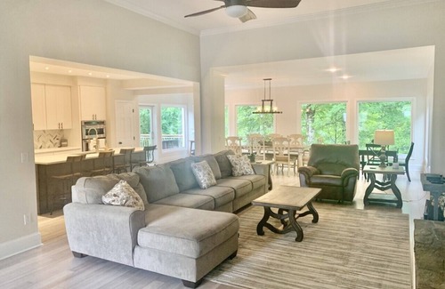 Beech Mountain House | NEW LISTING! Secluded with Gorgeous Views - 4 miles from Beech Mtn Ski Resort