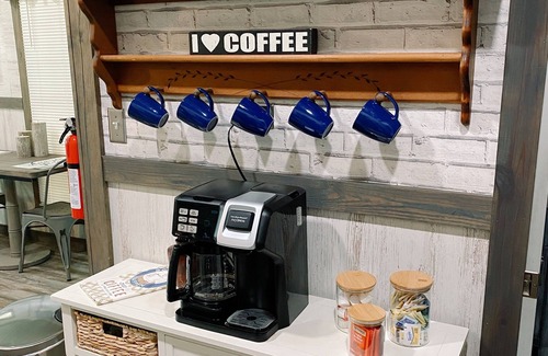 Scottsboro House | NEW LISTING! Spacious Tiny Home Near Lake - Jacuzzi + Covered Boat Parking