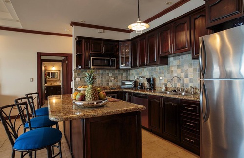 Punta Leona Apartment | New listing! Stunning views. Fifth floor apartment