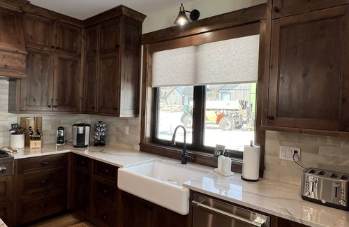 Island Park Cabin | New Luxurious waterfront cabin on Henry's Lake. 26 minutes to West Yellowstone