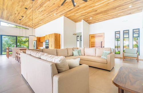 Tres Rios House | NEW! Luxury-4 Suites-Private pool-Ocean views-