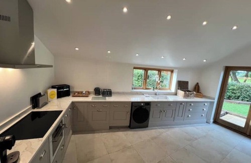 Beccles House | New Luxury barn with pool table nr southwold