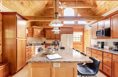 Bostic Cabin | NEW Luxury Mountain Cabin with Stunning Sunset Views