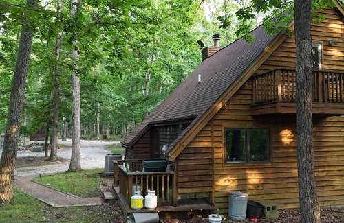 Rosamond Cabin | New Minglewood is our Cozy 3-bedroom cabin with WiFi, AC in lovely Irving