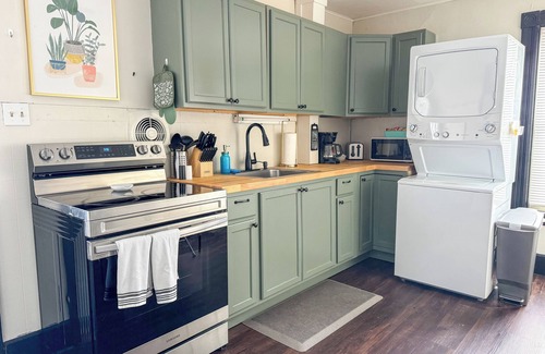 Rimmon Heights Apartment | NEW - Mins to Concord/Nashua- Quiet Neighborhood -Pet Friendly -In Unit Laundry