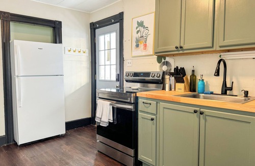 Rimmon Heights Apartment | NEW - Mins to Concord/Nashua- Quiet Neighborhood -Pet Friendly -In Unit Laundry