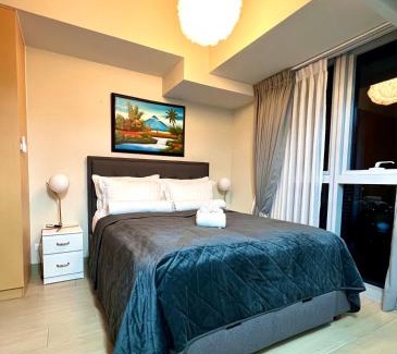 Bonifacio Global City Apartment | New & Modern Cozy 1BR w/Balcony@BGC, WiFi 300MBPS